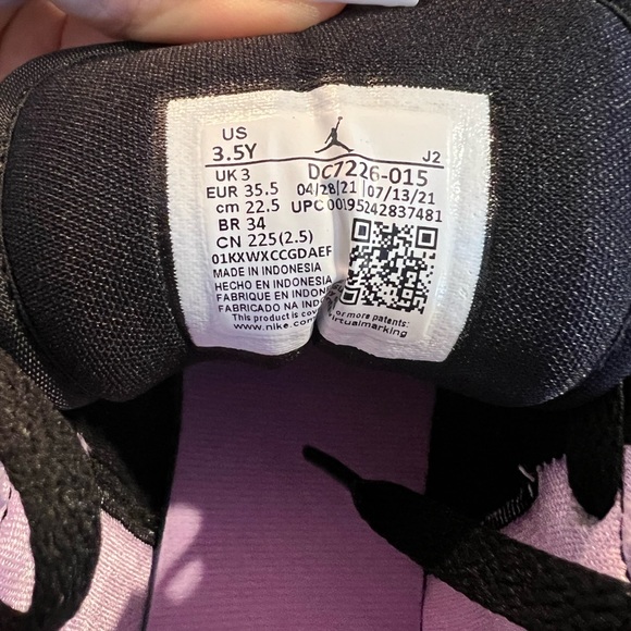 Air Jordan Kids Jordan Mid 1 Houndstooth Sneakers size 3.5 - Picture 10 of 10